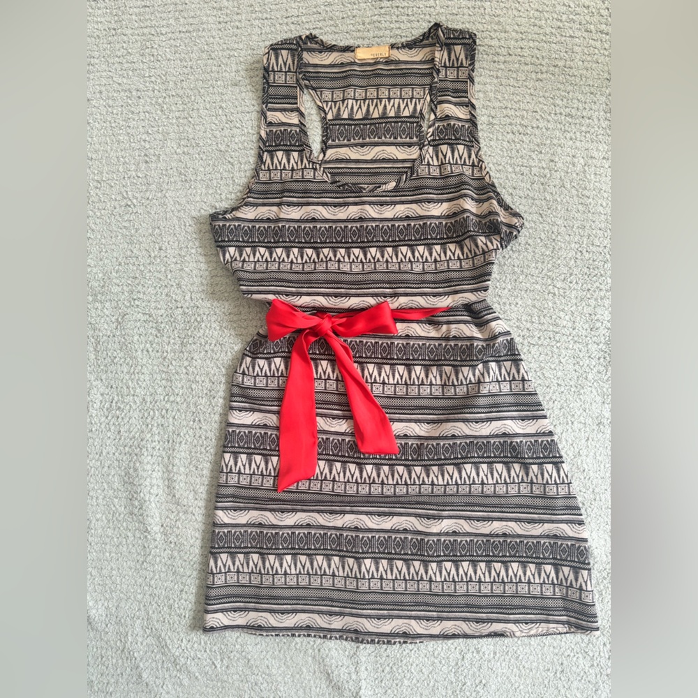 Everly Geometric Black and Cream Dress